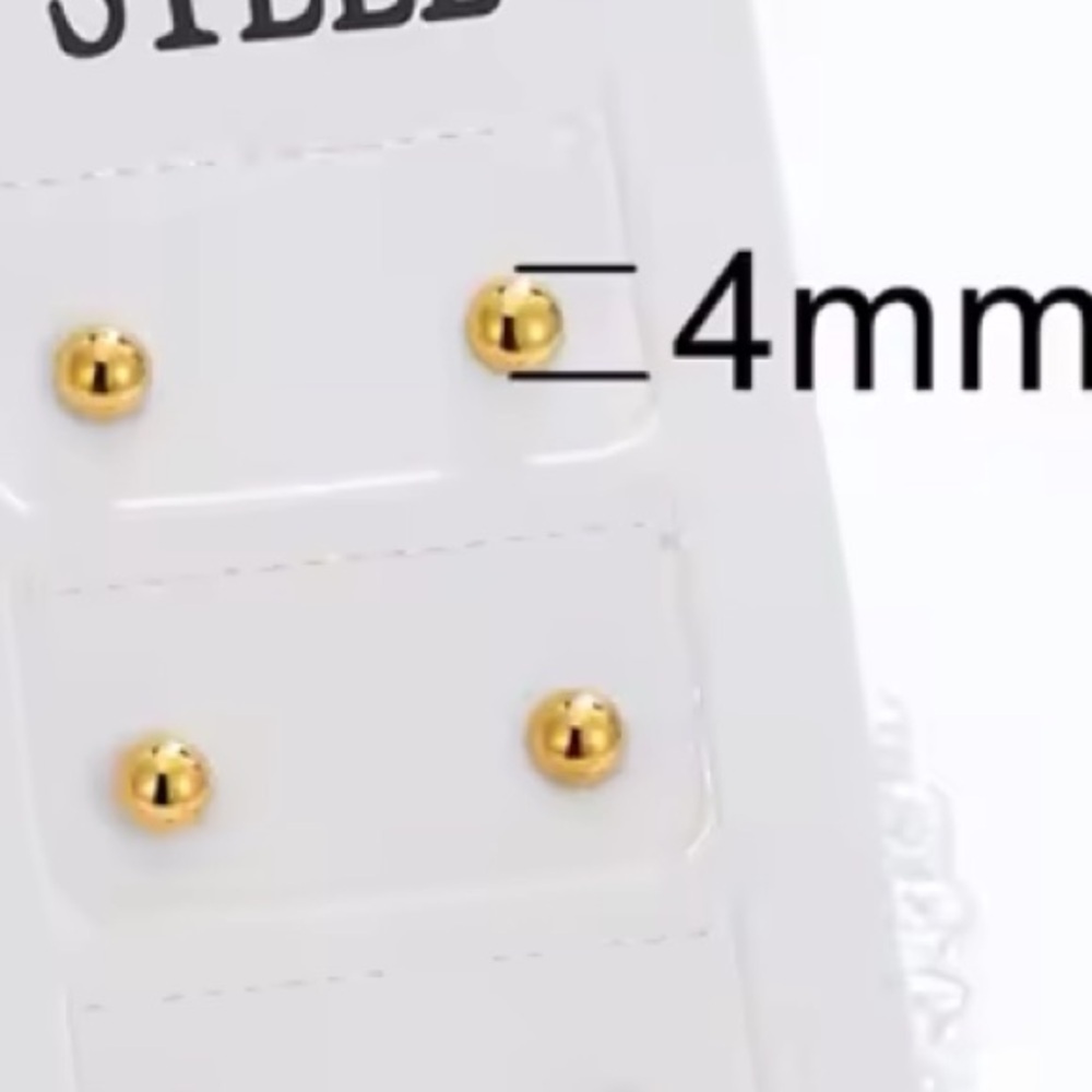 NWT Set of 3 Stud Earrings in Gold Tone - Picture 2 of 8